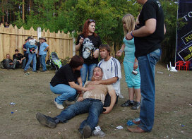 Драка на рок-фестивале "Торнадо - 2010"