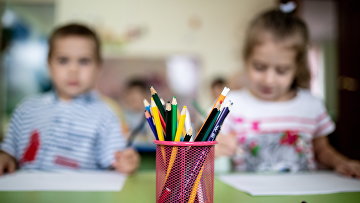 Приемным детям хотят дать преимущество при зачислении в детский сад и школу