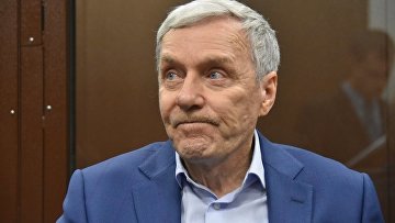 Суд не смог приступить к прениям по делу отца полковника Захарченко