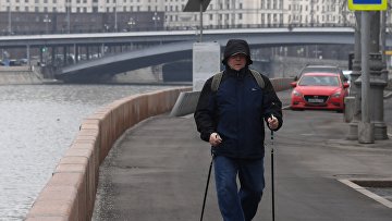 Россиян с 7 апреля будут мотивировать проходить 10 тыс шагов в день