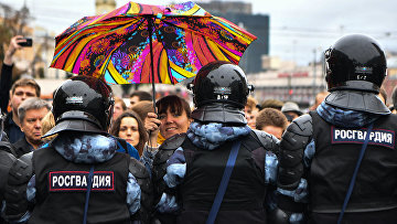 Митинг в центре Москвы прошел без нарушений, но по содержанию 