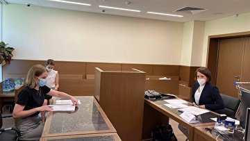 Суд отклонил иск Навального о защите чести и достоинства к Пескову