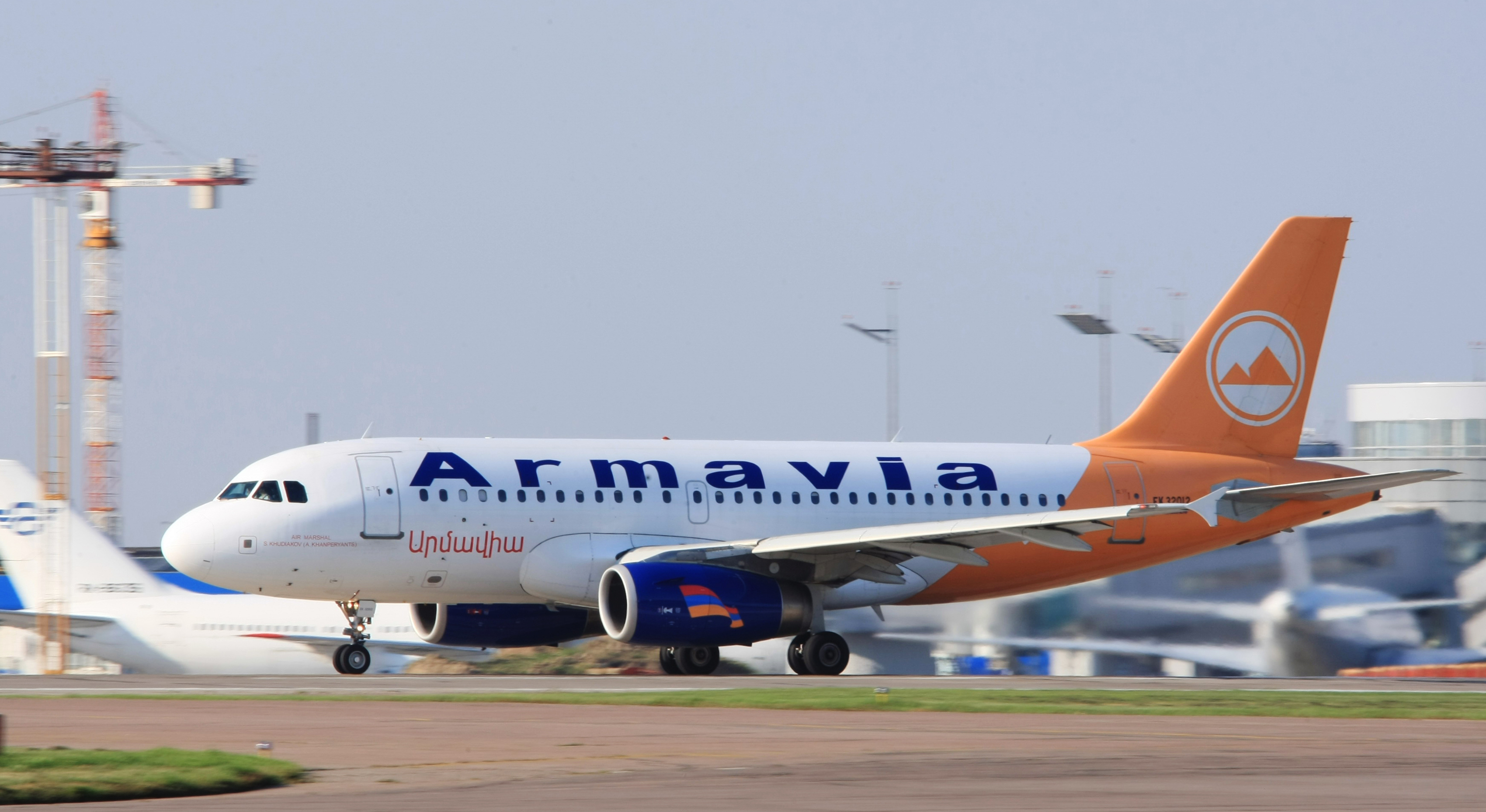 Самолет минеральные воды ереван прямой. A319 Armavia. Самолеты Армавиа. Armavia a320 Ek-32009. Самолет Армения.