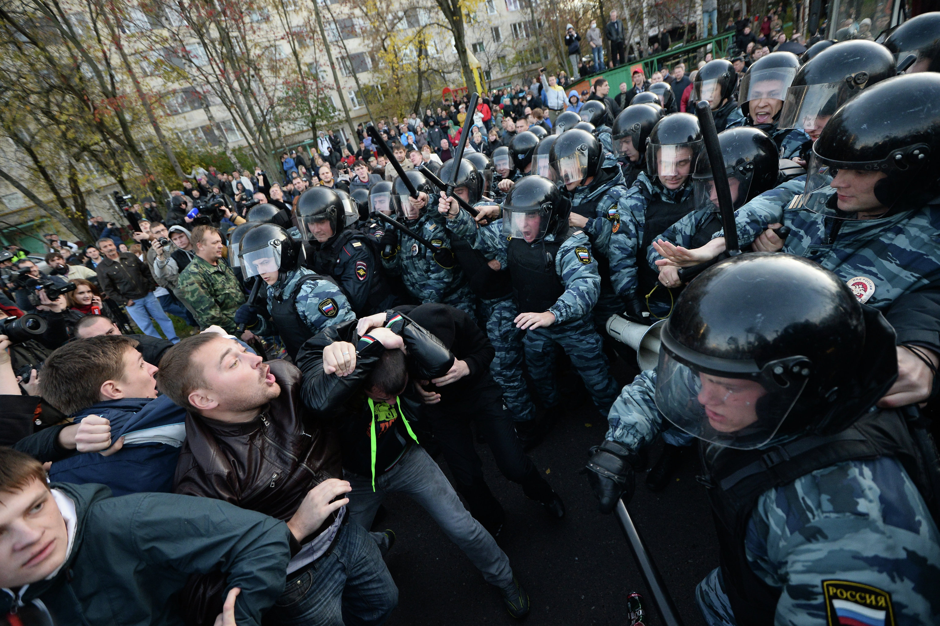 Участие в массовых беспорядках. Погромы в Бирюлево 13 октября 2013. Беспорядки в Бирюлево 2013.